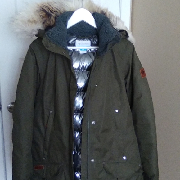 Columbia Alpine Escape Down Parka Waterproof  EUC Med brown/green colour! - Picture 9 of 13
